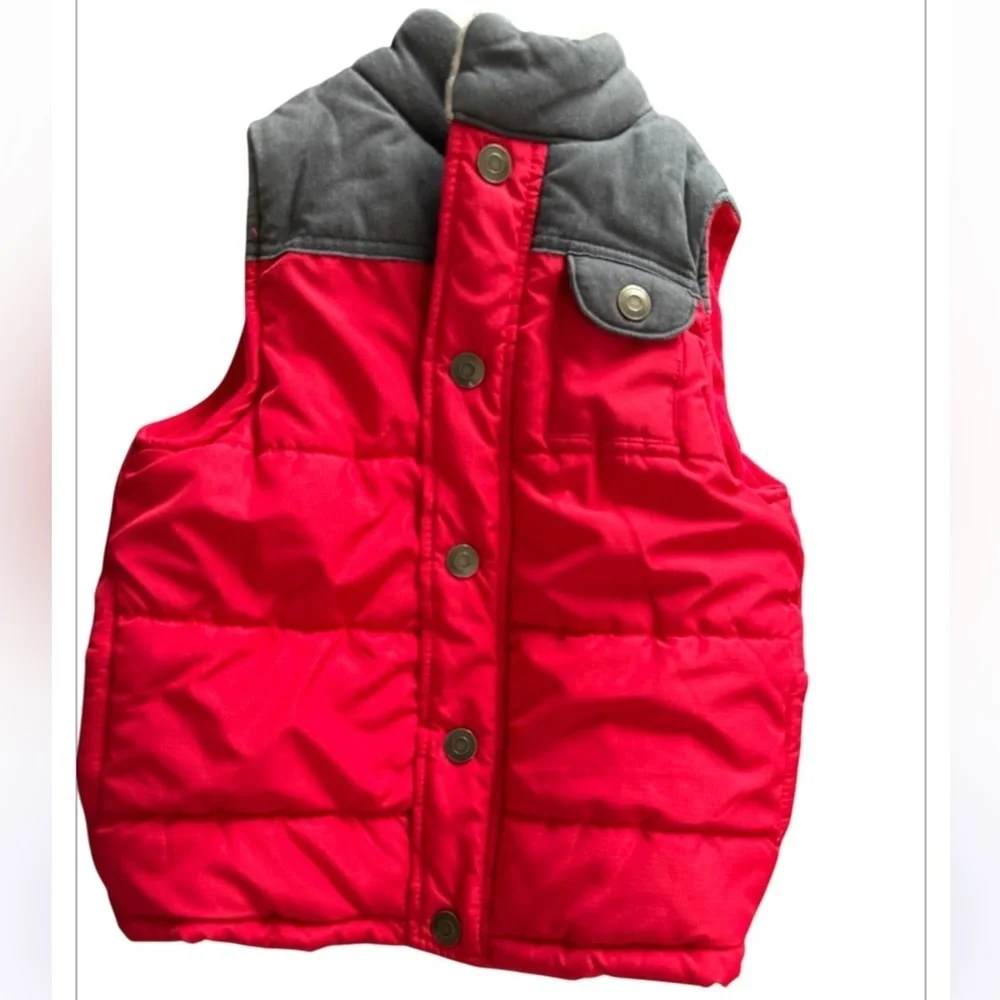 Carter’s Red and Gray Kids Puffer Vest-Size 5 and Like New